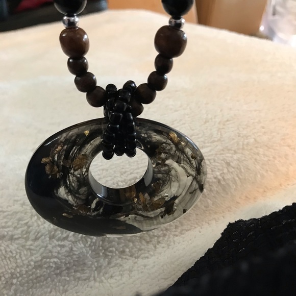 Xcetera Acrylic Necklace and beads - Picture 2 of 2